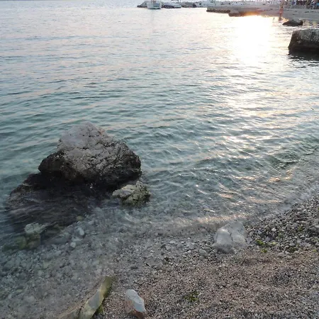 Private Apartments, Parking, Beach Distance 350 Meters Apartman *