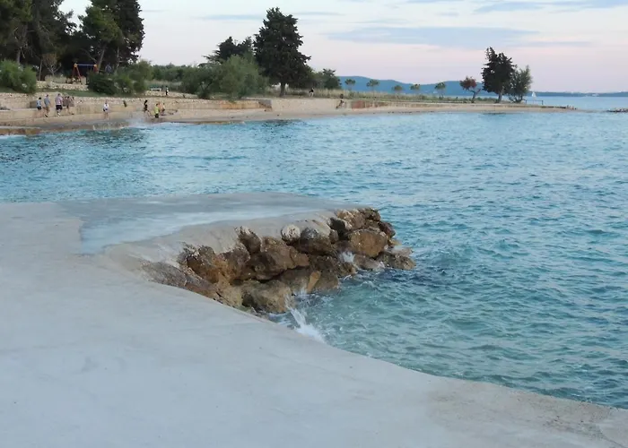 Private Apartments, Parking, Distance 350 Meters 아파트