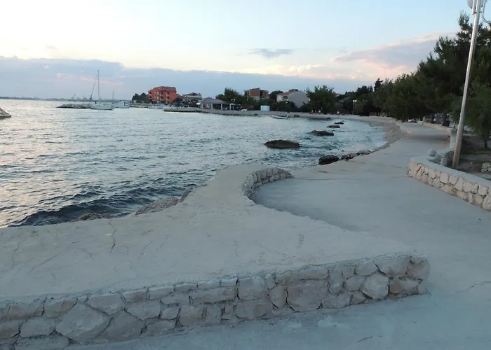 아파트 Private Apartments, Parking, Distance 350 Meters