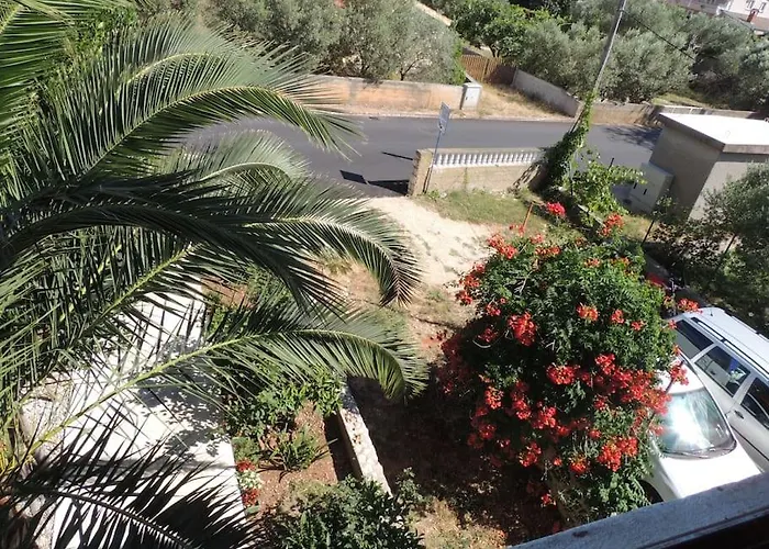 Private Apartments, Parking, Distance 350 Meters 아파트