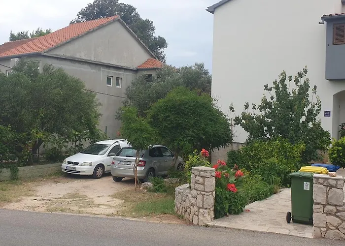 Private Apartments, Parking, Distance 350 Meters