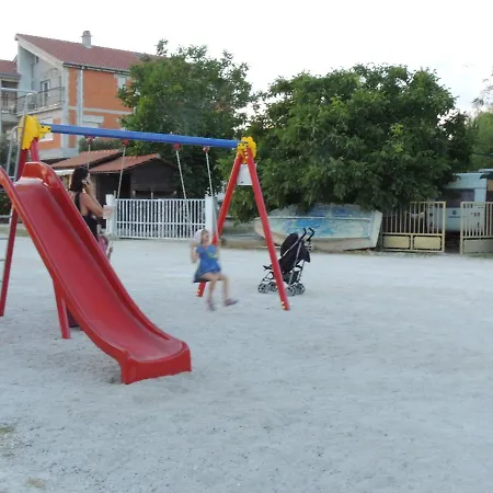 Private Apartments, Parking, Distance 350 Meters Bibinje