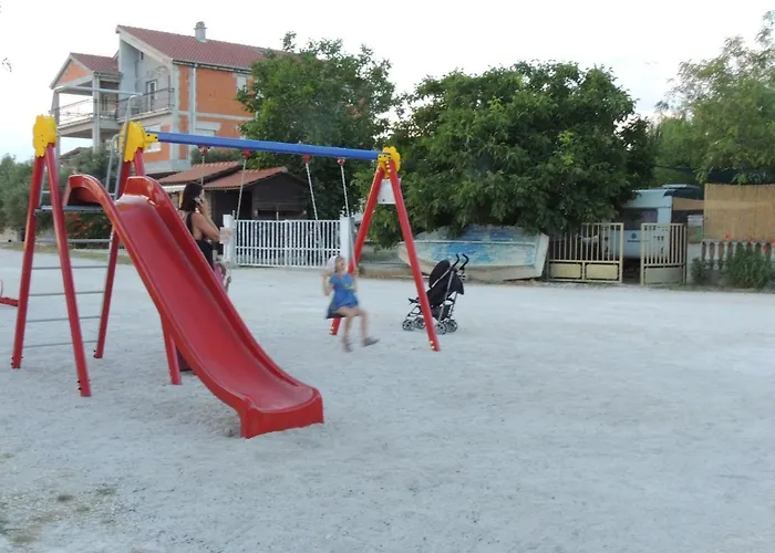 Private Apartments, Parking, Distance 350 Meters Bibinje