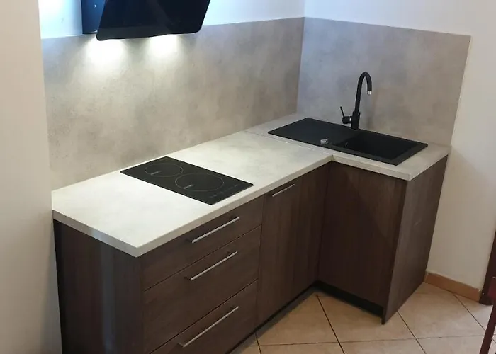 Private Apartments, Parking, Distance 350 Meters Apartman