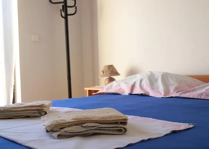Private Apartments, Parking, Distance 350 Meters Apartman